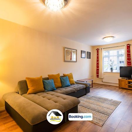 3 Bedroom House By B And R Serviced Accommodation Amesbury With Super Fast Wi-Fi 145Mbps Bagian luar foto