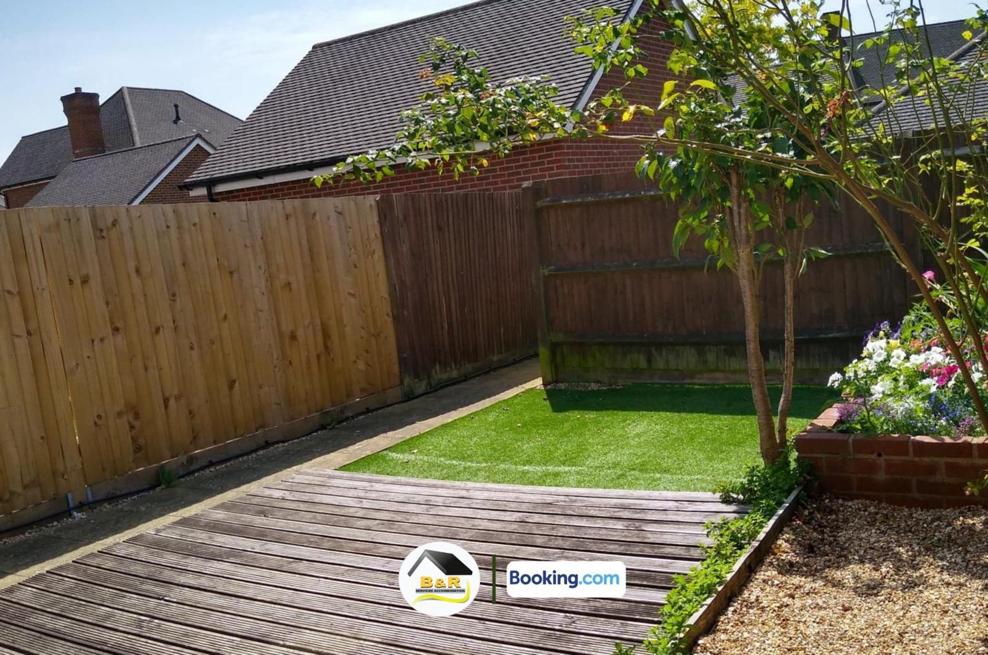 3 Bedroom House By B And R Serviced Accommodation Amesbury With Super Fast Wi-Fi 145Mbps Bagian luar foto