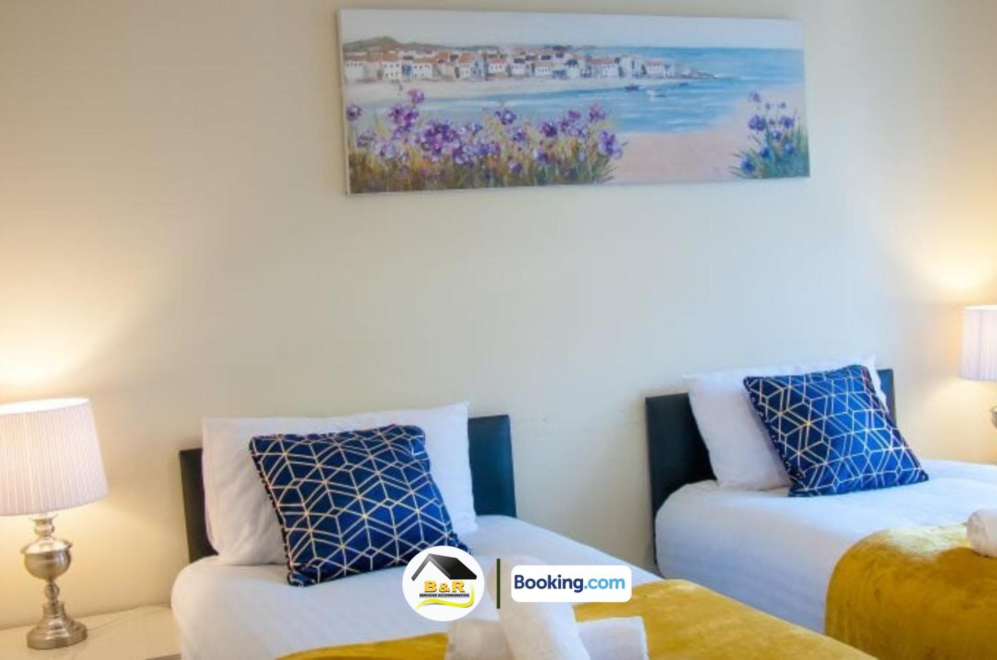 3 Bedroom House By B And R Serviced Accommodation Amesbury With Super Fast Wi-Fi 145Mbps Bagian luar foto
