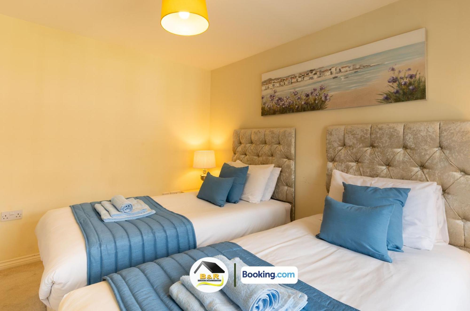 3 Bedroom House By B And R Serviced Accommodation Amesbury With Super Fast Wi-Fi 145Mbps Bagian luar foto