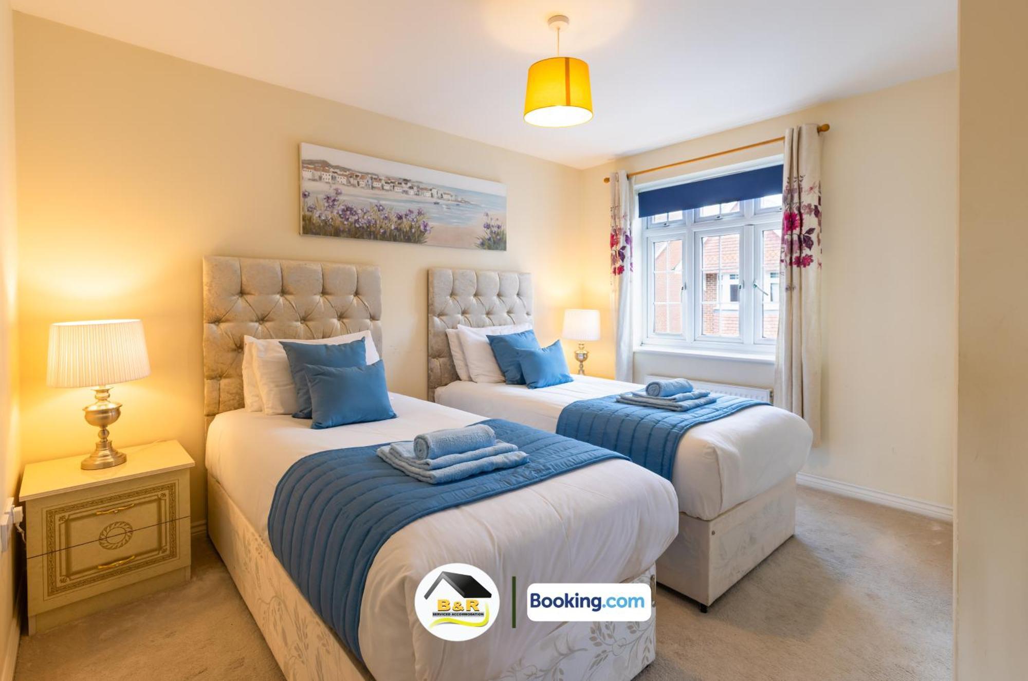3 Bedroom House By B And R Serviced Accommodation Amesbury With Super Fast Wi-Fi 145Mbps Bagian luar foto