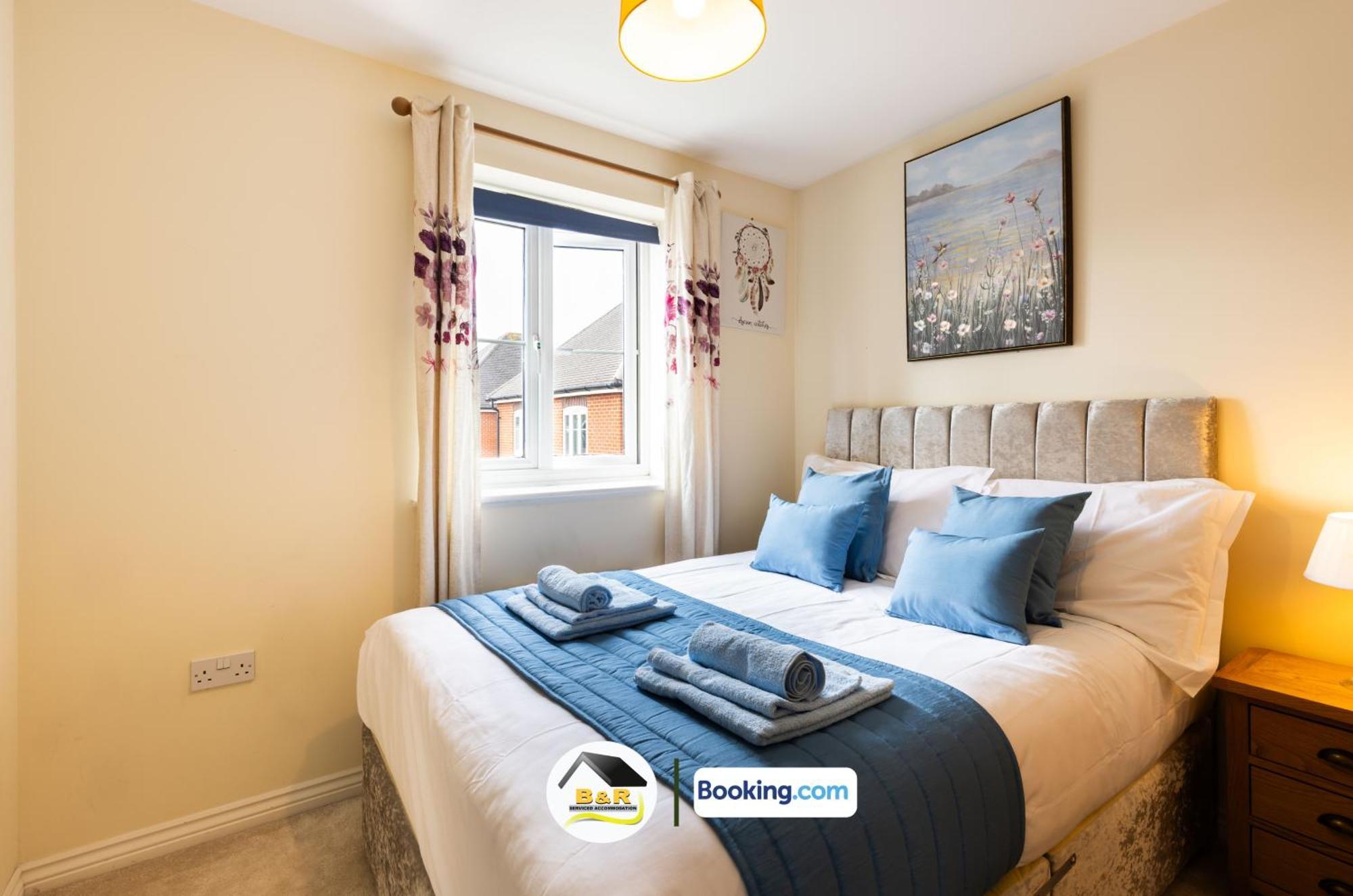 3 Bedroom House By B And R Serviced Accommodation Amesbury With Super Fast Wi-Fi 145Mbps Bagian luar foto